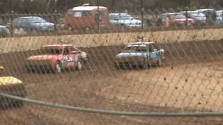 preview picture of video 'Waikerie speedway - MJS - street stock - 8-6-08 south australia'