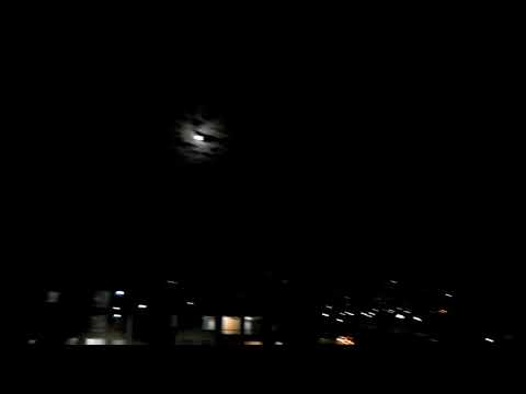Luna Tocancipeña ocultandose