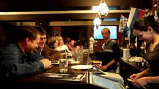 preview picture of video 'Выступление группы Чужие сны в Mycroft pub Боровичи'