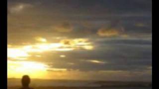 Juan Manuel Serrat- "De vez en cuando la vida"