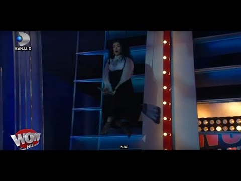 WOWBIZ (16.03.) - Andreea Mantea entered the set on the fly and announced that she was proposed t...