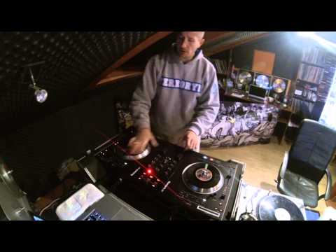 20/20 Evergreen DJ. Decks spot nr 3