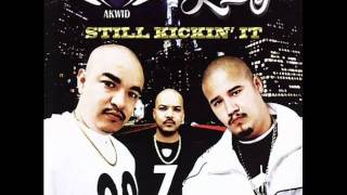 08 - al estilo mexicano Kickin' it Juntos CD Akwid & jae-p
