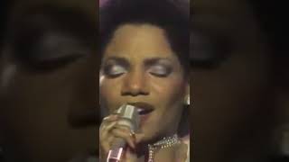 Melba Moore&#39;s #WorldRecord Lung Power!