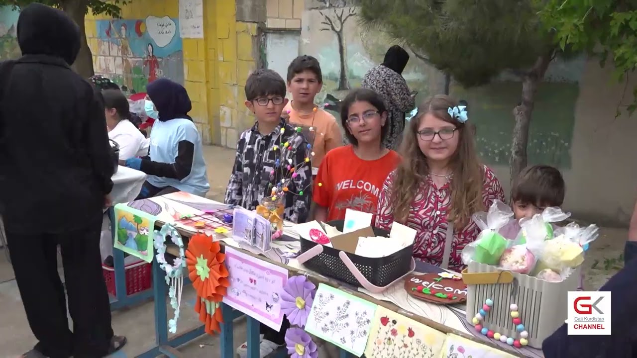 ڤیدیۆ | فیستیڤاڵی ساڵانە یەكێكە لە نەریتەكانی خوێندنگەی ئەزمەڕ لە سلێمانی