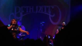 Beth Ditto - We Could Run (Snippet, Live in Chicago)