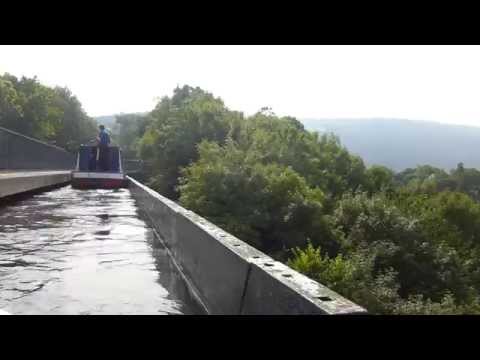 Kayaking across the Pontcysyllte Aqueduct, Llangollen