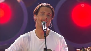 Victor Crone framför sin dundersuccé "Storm" till publikens stora glädje - Sommarkrysset (TV4)