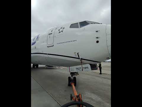 Not the best drop but close enough! But still Safe and Smooth pushback! #airport #boeing  #aviation