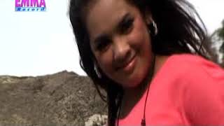 Download lagu BULAN PURNAMA RIMTA MARIANI mp3 Download lagu BULAN PURNAMA RIMTA MARIANI mp3