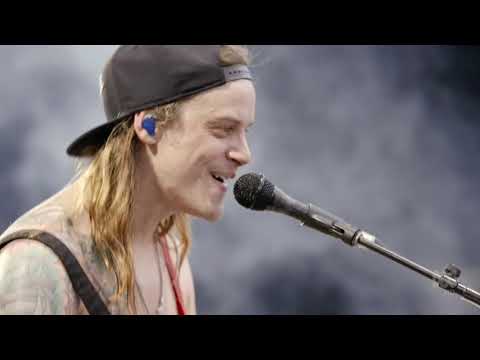 Dune Rats - Just Ace (Feat. Phil Jamieson) // Bullshit (Live at Splendour in the Grass, 2017) [HD]