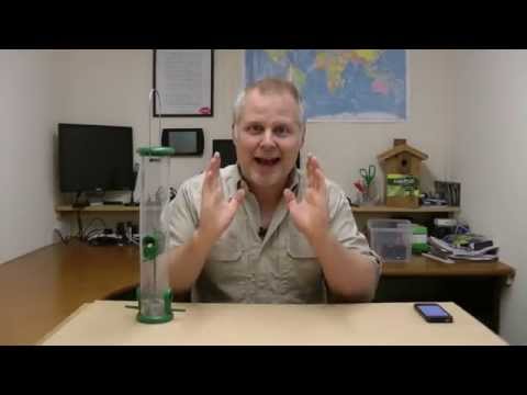Wildlife Gadget Man's Bird Feeder Speed Challenge