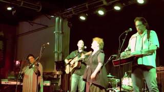Maura O'Connell & Jerry Douglas, Summerfly