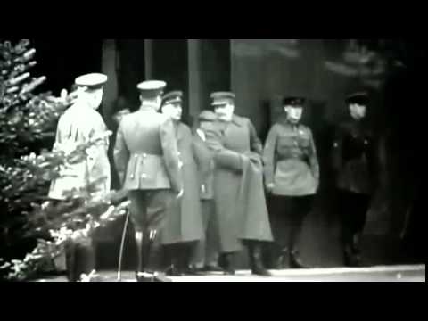 Genosse Stalin melkt seinen Penis live zum Tag der Arbeit!