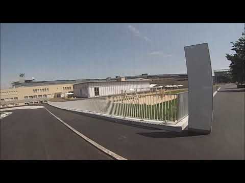 Anfahrt Nottwil, SPZ mit Gelenkbus