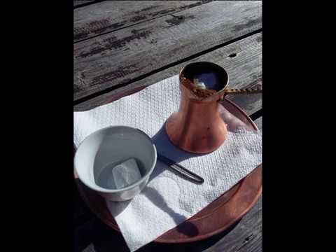 VOKALNI ANSAMBL PRIJATELJI- Tamburalo momče u tamburu