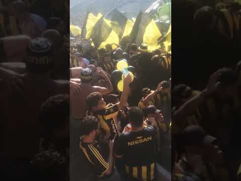 "Hinchada de peñarol vs Nacional - Apertura 2018 (Entrada de la percusión)" Barra: Barra Amsterdam &bull; Club: Peñarol &bull; País: Uruguay