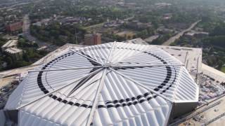 Mercedes-Benz Stadium: Timelapse showing the closing of the roof