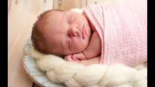 preview picture of video 'Portrait Photography Wilkesboro NC | Pixels On Paper Photography | Newborn Photography | Baby Maddie'