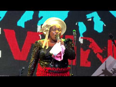 Praisewine 2014 - Chioma Jesus