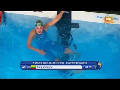 Récord mundial de Ruta Meilutyte en 100 pecho - Campeonato Mundial Barcelona 2013