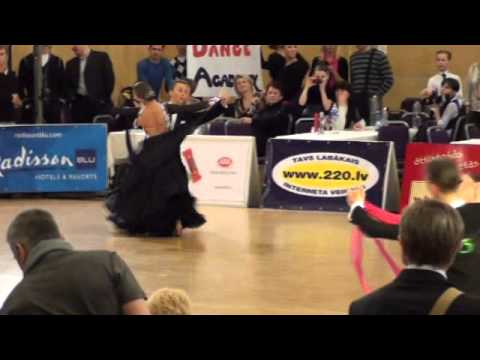 Latvian Standart Championship 2011 Dmitrijs Zujevs - Anna Visiļjeva 1.4fin foxtrot.wmv