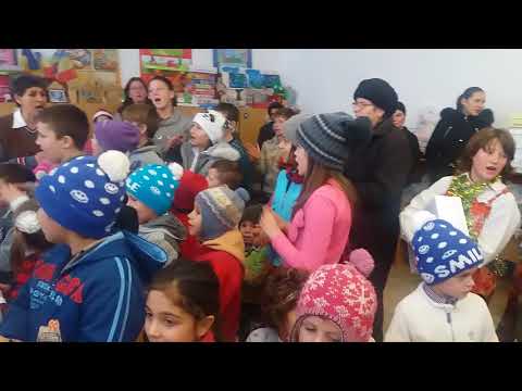 Copiii din Bojila si Frumusica va multumesc!-La multi ani cantat la Frumusica