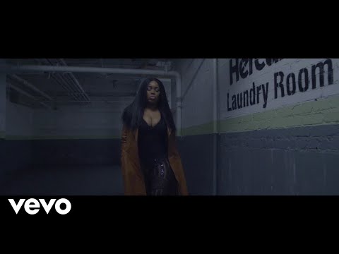 Lia Givenchy - Draggin It (Official Video)