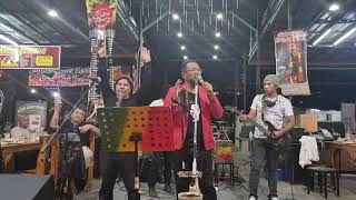 Download lagu Semua penonton menangis bila Dato Nash nyanyi lagu ku dihalaman rindu . Teringat segala kenangan mp3