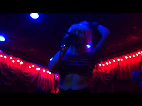 Barb Wire Dolls - Black And Blue & So Hot Live! @ Alex's Ba