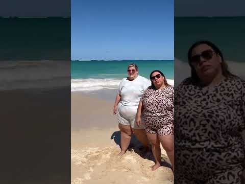 Be fearless, wear the swimsuit, and enjoy the sun. 🌺