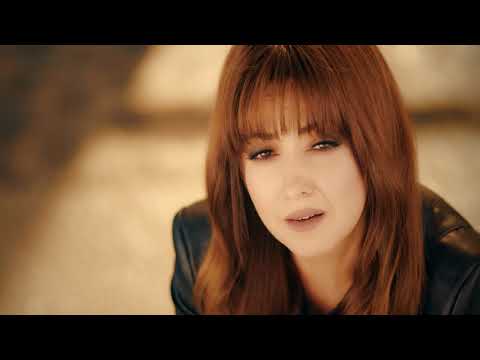 Münevver Özdemir / Pencereden Bir Taş Geldi ( Mamoş ) Klip