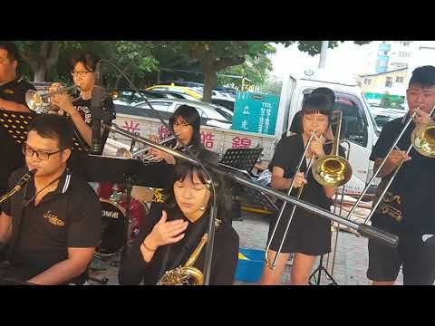 107 10 27WHEN JOHNNY COMES STRUTTIN' HOME 3