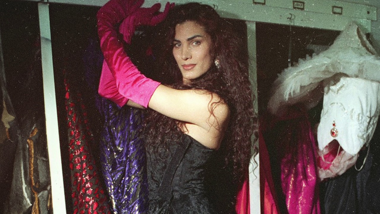 Historias Innecesarias: Cris Miró - Historia Completa