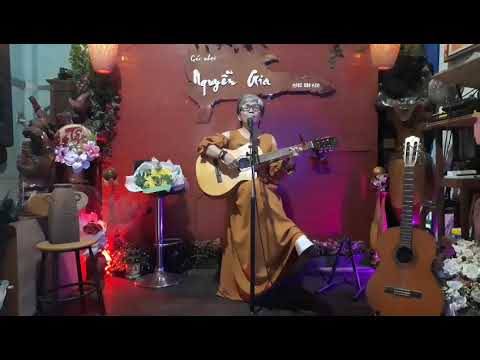 Cửa thiền - Tố Mai