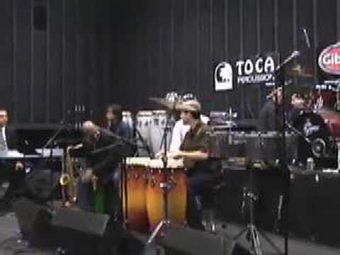 TOCA PERCUSSIONIST STEVE HANEY  SAMBA BULERIA PANDEIRO CAJON