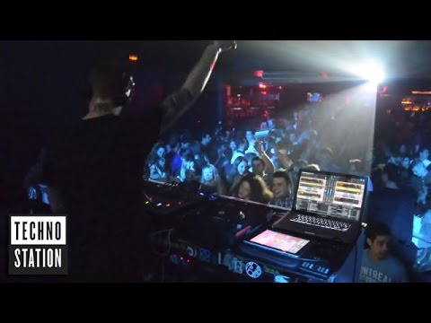 Sian at Octopus Recordings label night City Hall Barcelona March 2012-1.mov