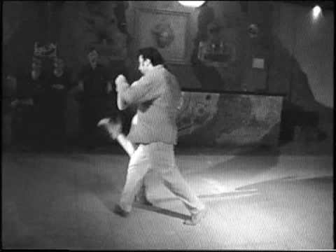  Claudia Jakobsen  and  Mariano Frumboli  are  dancing  to  the  tango  "  Chador  "