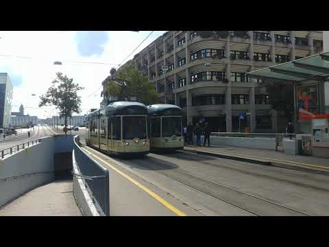 Esperando para pegar o Pöstlingbergbahn.