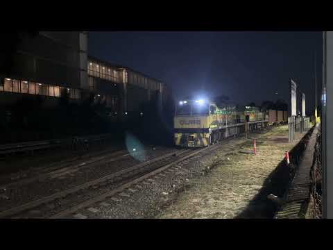 Qube QL012 QL003 1511 Cotton train Marrickville