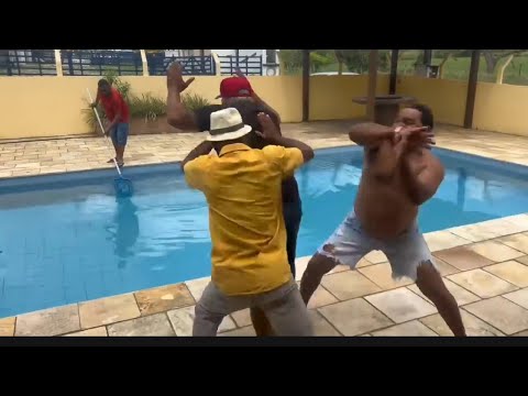 GALO CEGO E BETO, JOGARAM BIRO NA PISCINA 😂 