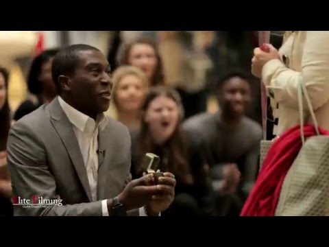 Manchester Arndale Valentine's Flashmob Proposal