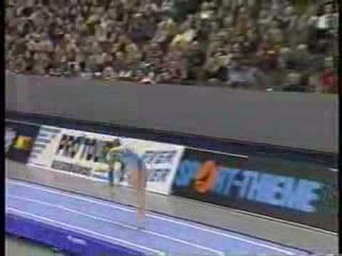 2002 World Cup Tumbling - Anna Korobyenikova RUS Pass1