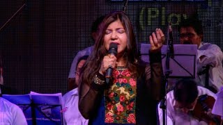 Download lagu Alka Yagnik LIVE In Concert  • Aisi Deewangi.. mp3