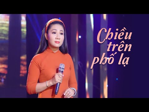 Chiều trên phố lạ - Thúy Hà