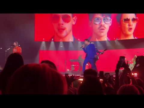 download lagu mp3 mp4 Jonas Brothers Setlist, download lagu Jonas Brothers Setlist gratis, unduh video klip Jonas Brothers Setlist