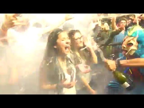 DJ Bl3nd in Italy using CryoFX® Co2 Cryogenics Special Effects Gun