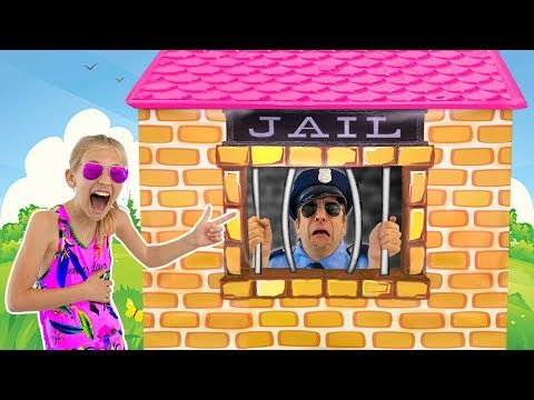 Amelia, Avelina and Akim rescue the police from jail playhouse