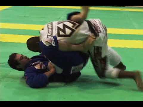 Roger Gracie x Ronaldo 'Jacare' Souza "Armbar" 2004 Finals