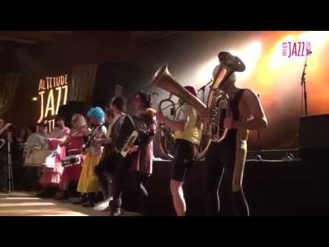 download lagu mp3 mp4 Attentat Fanfare, download lagu Attentat Fanfare gratis, unduh video klip Attentat Fanfare